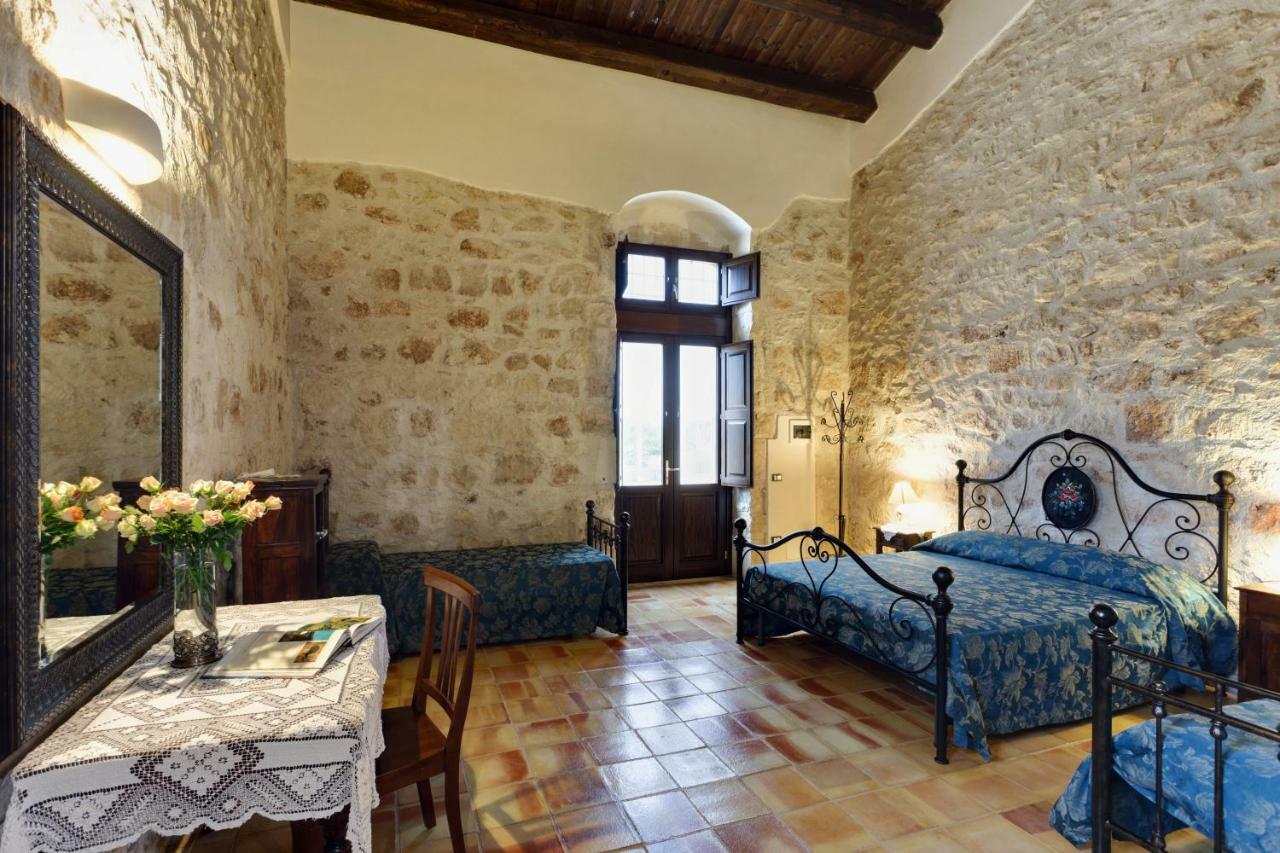 فيلا نوتوفي Agriturismo Gaia الغرفة الصورة